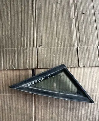 Seat Altea Front triangle window/glass 