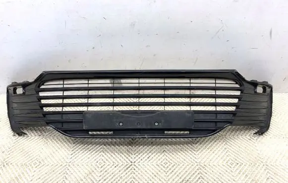 Toyota Camry VIII XV70 Front bumper lower grill 5311333120