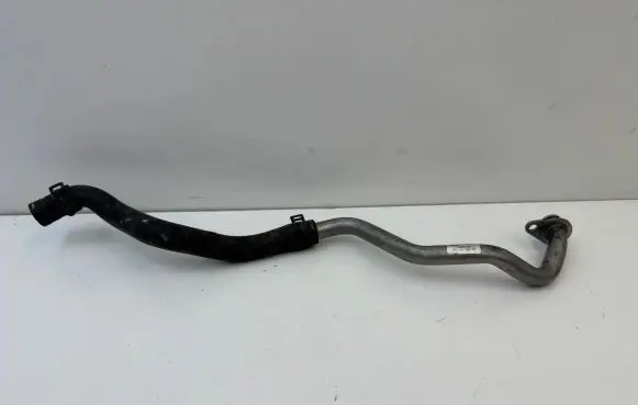 Volkswagen Touareg II Engine coolant pipe/hose 7P0121065AC 7P6121157D