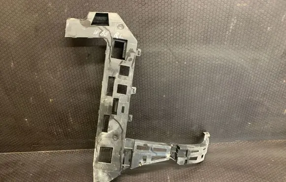 Volkswagen PASSAT B6 Front bumper mounting bracket 3C9807377