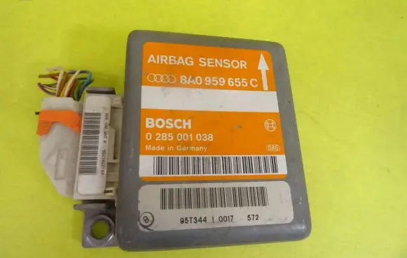 Audi A4 S4 B5 8D Airbag control unit/module 8A0959655C 0285001038