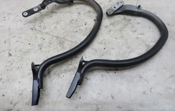 BMW 6 E63 E64 Tailgate hinge GMAUTO4574097