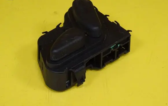 Mercedes-Benz E W210 Seat control switch 2108213851