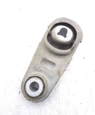 Renault Kadjar Engine mount bracket