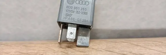 Opel Meriva A Other relay 8D0951253 V23134J52X300 V23134J52330