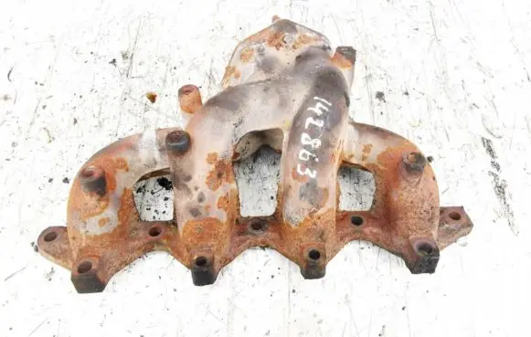 Hyundai Accent Exhaust manifold