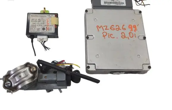 Mazda 626 Engine control unit/module F7FF12A650FJ FSJ318881J H8DXH0XPFJTX