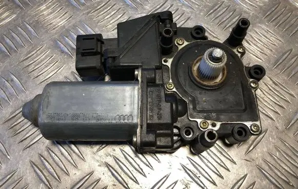Audi A3 S3 8P Front door window regulator motor 119024113 05071940