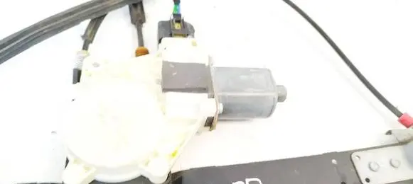 Ford Mondeo MK IV Front door window regulator motor 6M2114553B