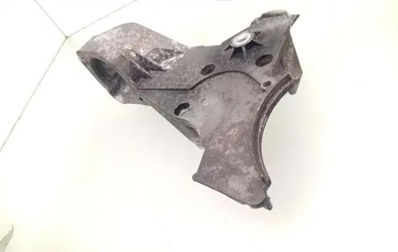 Audi A8 S8 D3 4E Engine mounting bracket 077121235E