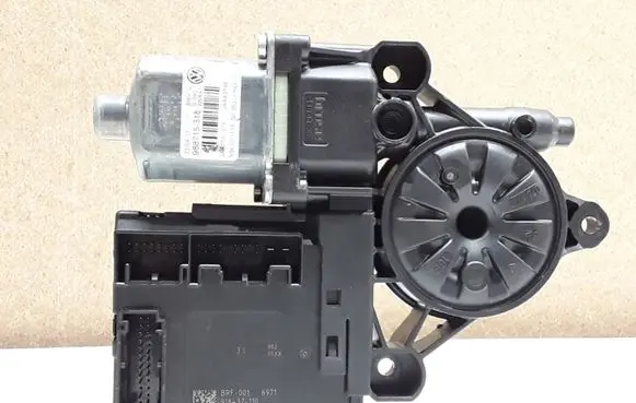 Volkswagen PASSAT B7 Front door window regulator motor 3C0959793C 3AA959701A