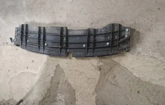 Front bumper skid plate/under tray