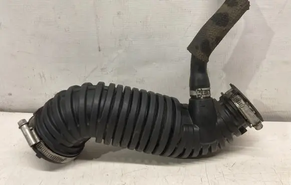 KIA Sportage Air intake hose/pipe 28130D3100