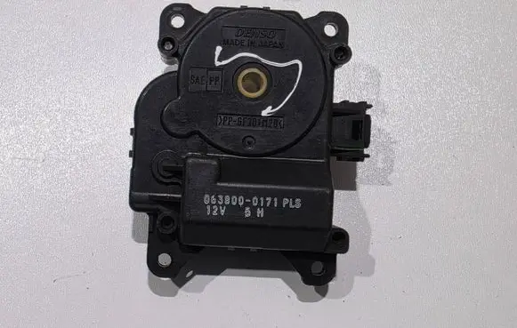 Lexus IS 220D-250-350 Air flap motor/actuator 8710630450 0638000171