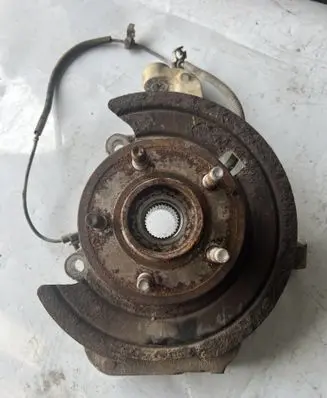 Dodge Nitro Front wheel hub spindle knuckle 62125010AD 62125010A 62125010