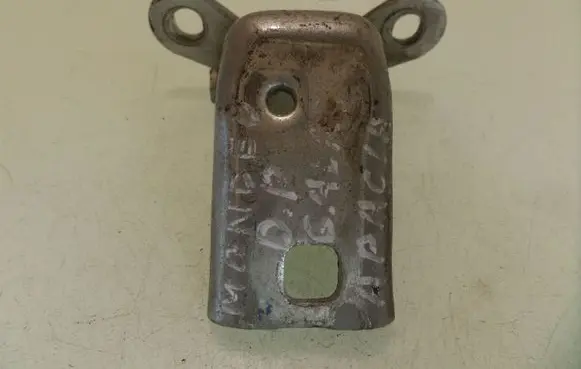 Ford Mondeo Mk III Rear door lower hinge 93BBF26806AK