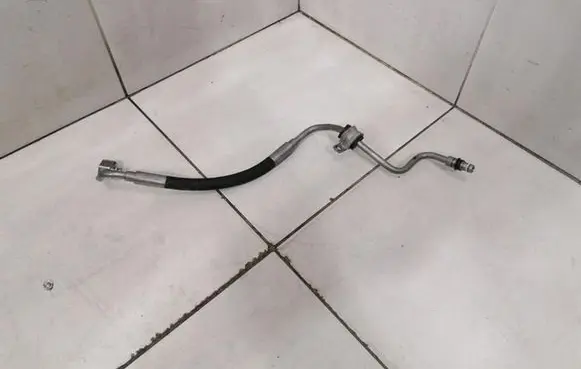 Mercedes-Benz SL AMG R231 Turbo turbocharger oiling pipe/hose A2313201754