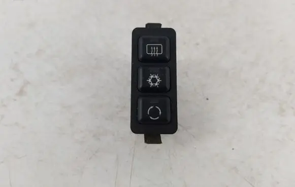BMW 5 E34 Windscreen/window heater switch 1391764 61311391764 03051000