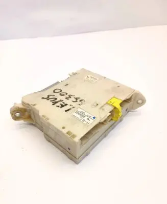 Lexus GS 300 350 430 450H Fuse module 8273030281 93170W