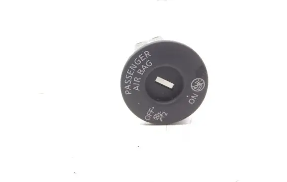 Nissan X-Trail T32 Passenger airbag on/off switch 
