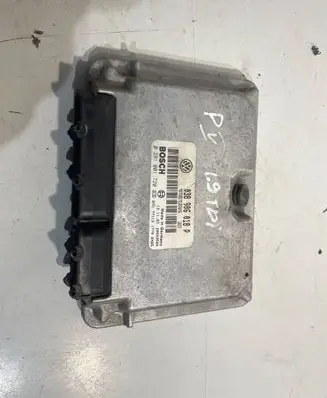 Volkswagen PASSAT B5 Engine control unit/module 038906018P 0281001720