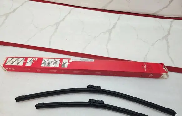 Hyundai i30 Front wiper blade arm L983FK2418L9 6000803978 20062010