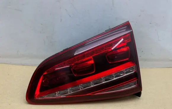 Volkswagen Golf VII Tailgate rear/tail lights 5G0945308G