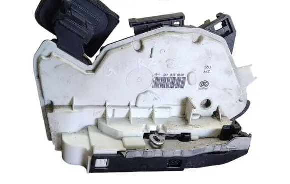 Volkswagen Golf VII Rear door lock 5K4839016R