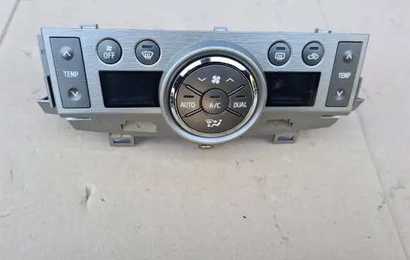 Toyota Verso Central console control unit 55900-0f080