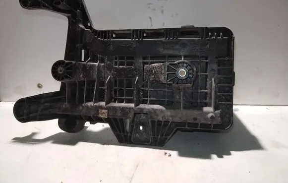 Battery tray