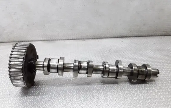 Volkswagen Touran I Camshaft 038109111E