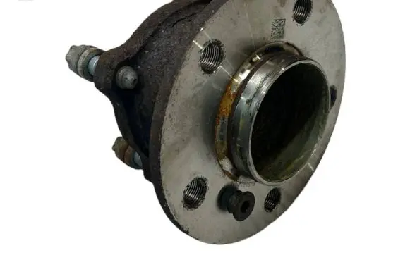 Rear wheel hub