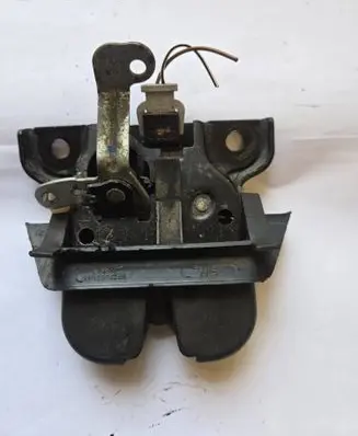 Audi A3 S3 8L Tailgate/trunk/boot lock/catch/latch 8d9827505d 8d9827 220798