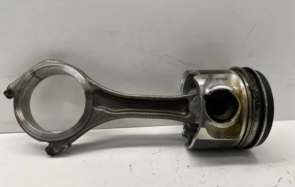 Volkswagen Touareg II Piston with connecting rod 83L120 83L120VWAG081