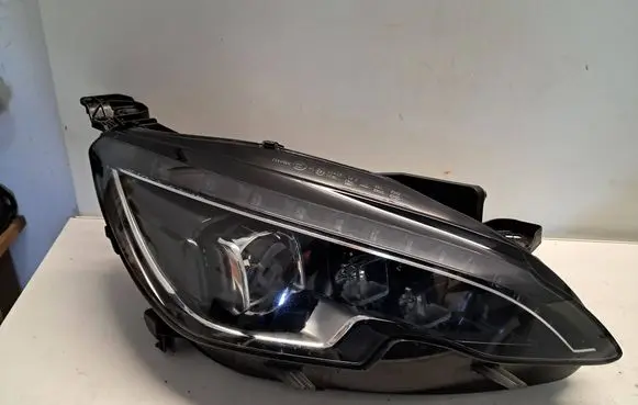 Peugeot 308 Headlight/headlamp 9800546380