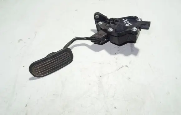 Lexus IS 220D-250-350 Accelerator throttle pedal 1988007840 7811053011