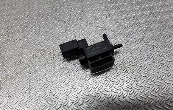 Volkswagen Jetta V Vacuum valve 037906283C