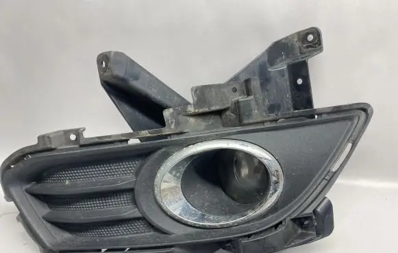 Ford Fusion Front fog light DS7319952BBW 89210094