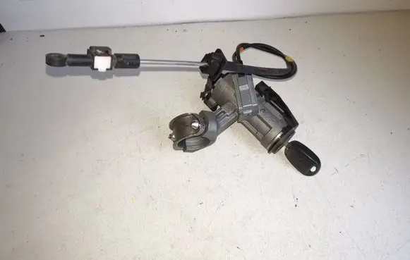 Toyota Corolla E120 E130 Ignition lock 45020024 8978302020