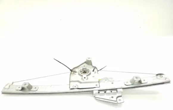 Suzuki Grand Vitara II Rear window lifting mechanism without motor