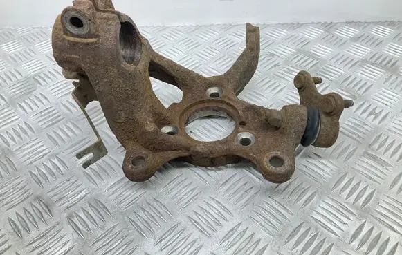 Volkswagen Golf Sportsvan Front wheel hub 5Q0256R