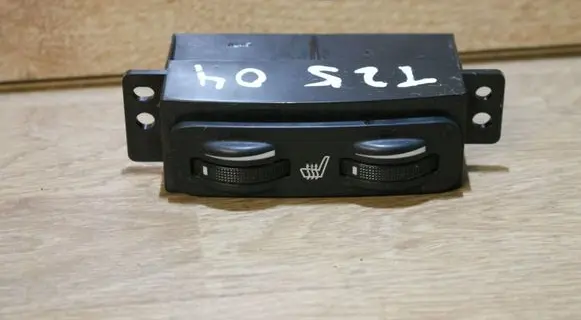 Toyota Avensis T250 Seat heating switch 4172S79 453417