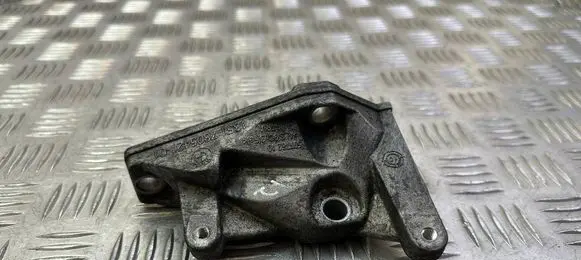 BMW X5 E70 Engine mounting bracket 13517805421 1351780542101