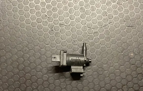 Mercedes-Benz C W203 Turbo solenoid valve A2038000178