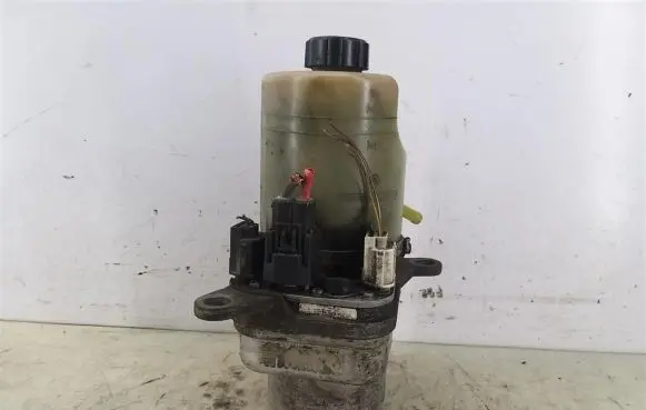 Ford Focus C-MAX Power steering pump 4M51-3K514-BD