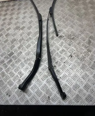 Infiniti FX Front wiper blade arm 