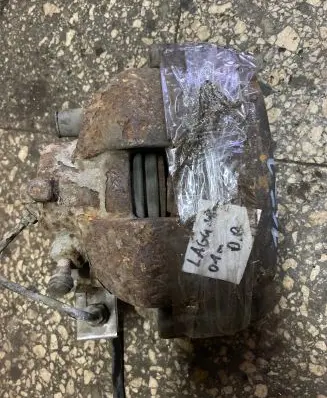 Front brake caliper