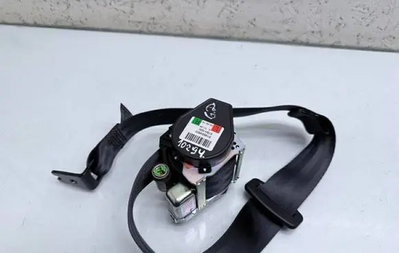Volvo V40 Rear seatbelt 31292072