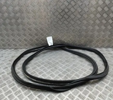 Volkswagen Tiguan Trunk rubber seal (body) 571827705