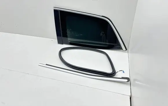 Mercedes-Benz GL X166 Rear side window A1666700150 A1666808900